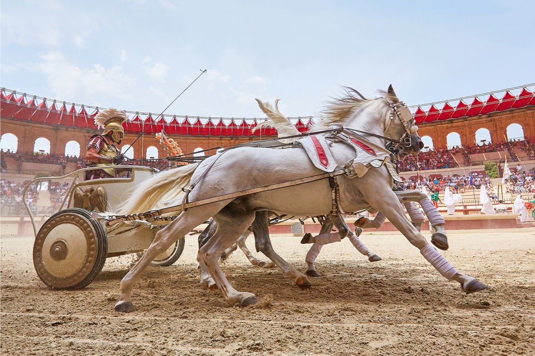 Le Signe du Triomphe Stéphane Audran au Puy du Fou