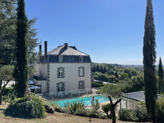 Façade côté piscine_La Chouannerie
