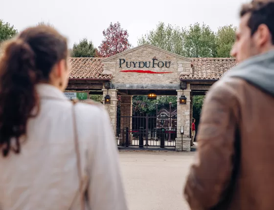 Peut-on sortir et rentrer au Puy du Fou ?