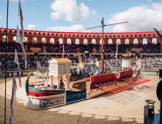 Naumachie signe du triomphe Puy du Fou