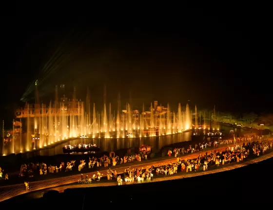 Scène final du spectacle nocturne La Cinéscénie au Puy du Fou
