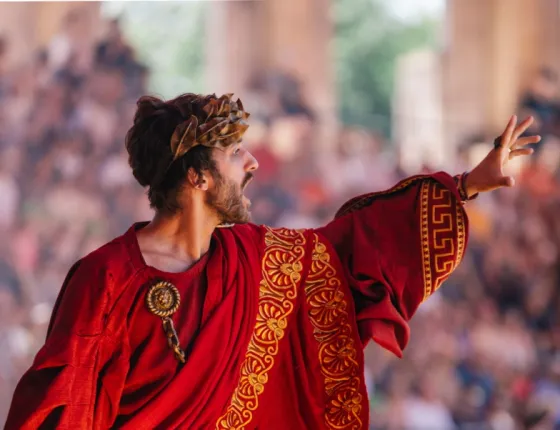 L'empereur dans le spectacle "Signe du Triomphe" au Puy du Fou
