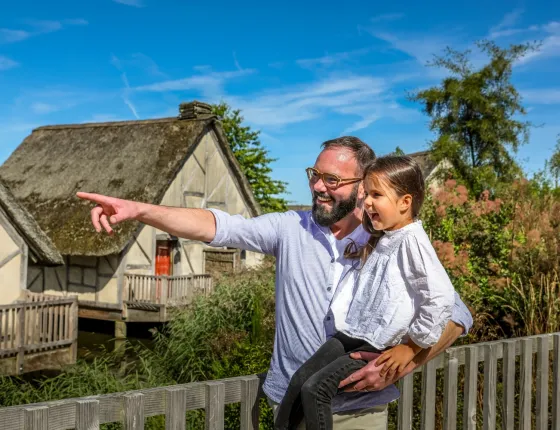 Père et sa fille sur les Iles de Clovis