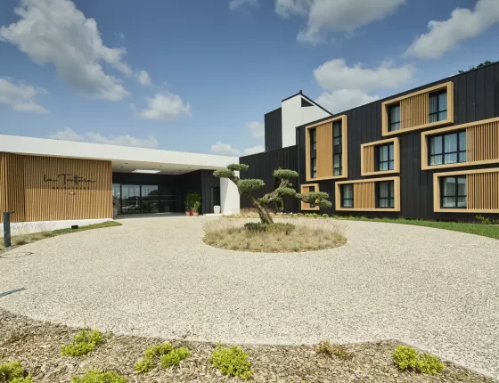 Entrée hôtel parc du Landreau