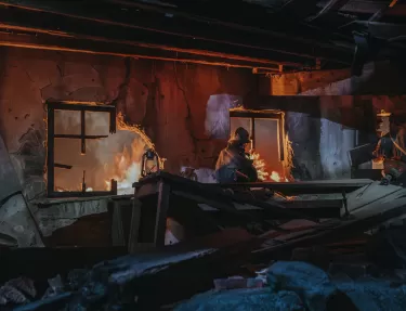 Soldat dans les tranchées de la Première Guerre mondiale dans le spectacle immersif "Les Amoureux de Verdun"