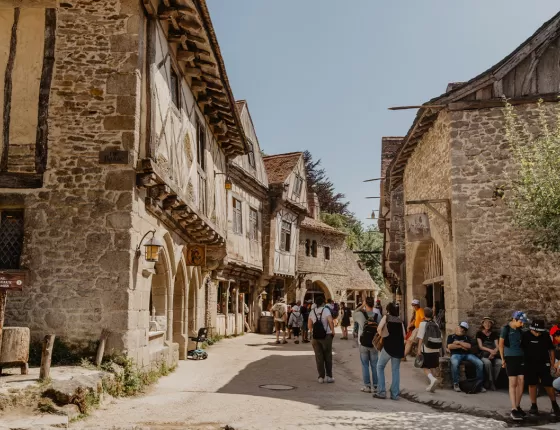 Le village Font-Rognou,une cité animée au cœur du Moyen-Age.