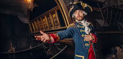 Marin invites you to experience the expedition aboard a ship in the immersive show ‘Le Mystère de la Pérouse’.