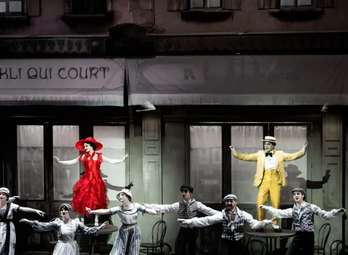 Mimoza and Garance dance together in the show "Le Mime et L'Étoile"