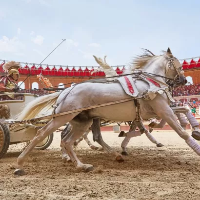 Le Signe du Triomphe Stéphane Audran au Puy du Fou