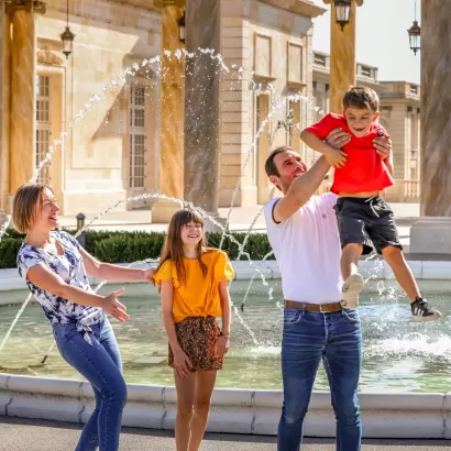 Famille au Puy du Fou