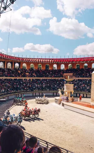 signe du triomphe show puy du fou 