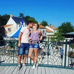 @audrey_g35 - #puydufou #village #bourg1900 #pont #amour #weekend #couple #soleil #bonheur