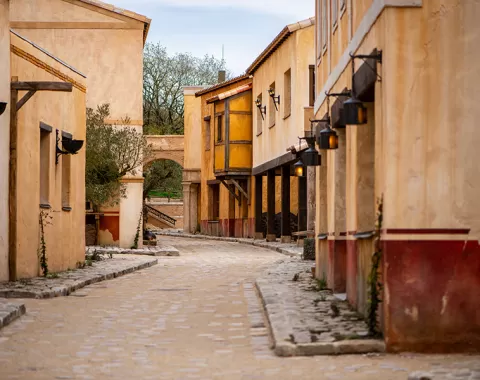 La rue gallo romaine du Puy du Fou