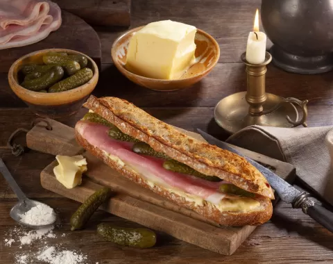 Sandwich jambon-beurre l'étape 