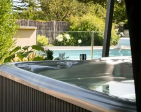 Jacuzzi_Maison Marie Barrault