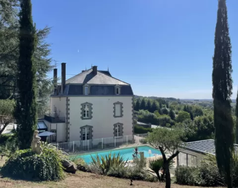 Façade côté piscine_La Chouannerie