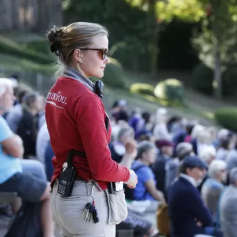 Contactez nos équipes au Puy du Fou