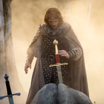 Excalibur dans son rocher : partez à la quête d'une épée unique