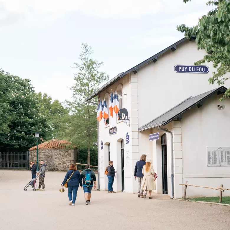 Comment se loger au Puy du Fou quand on y travaille