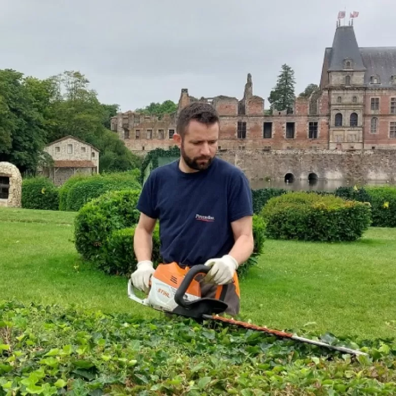jardinier puy du fou