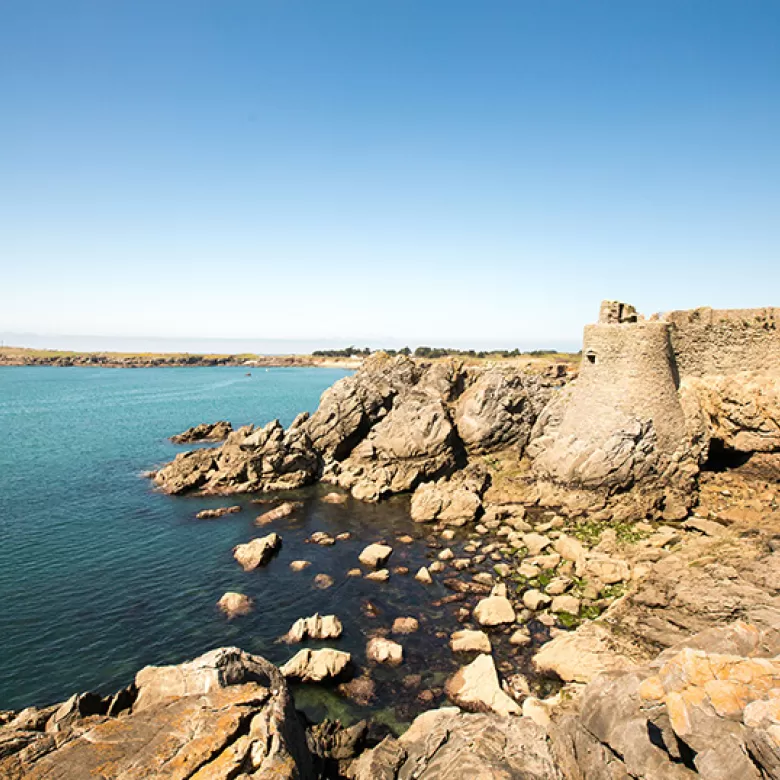 Château de l'île d'Yeu, situé en bord de mer dans un décor idyllique