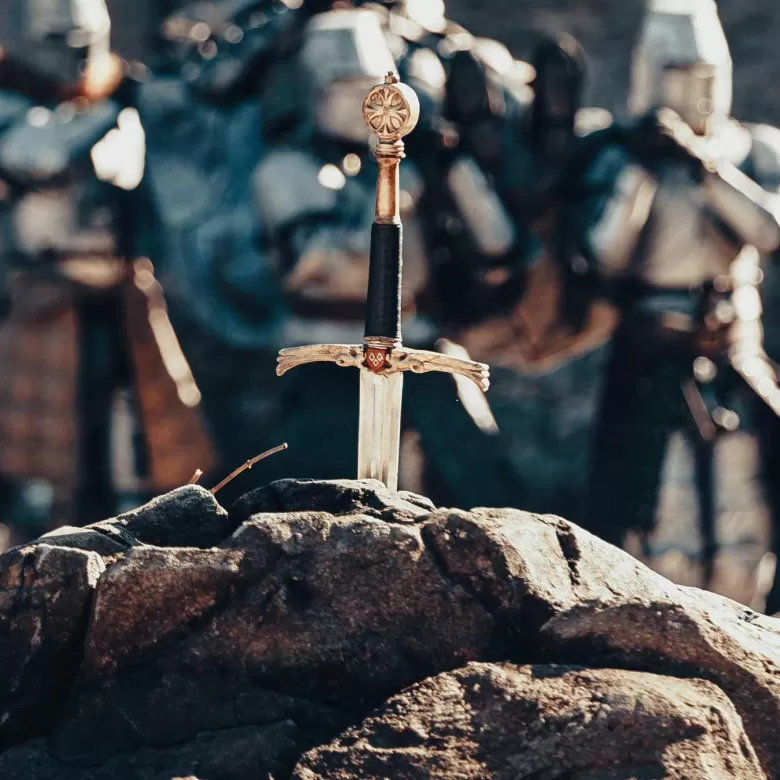 Excalibur : épée du roi Arthur qui le protège de ses ennemis