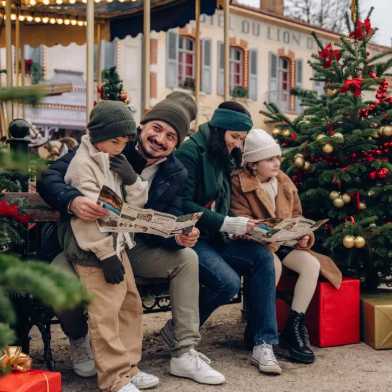 Famille dans le Bourg Bérard lors de la période de Noël