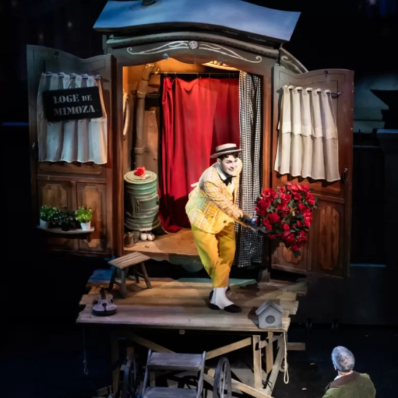 Mimoza lors du spectacle "Le Mime et l'Étoile" au Puy du Fou