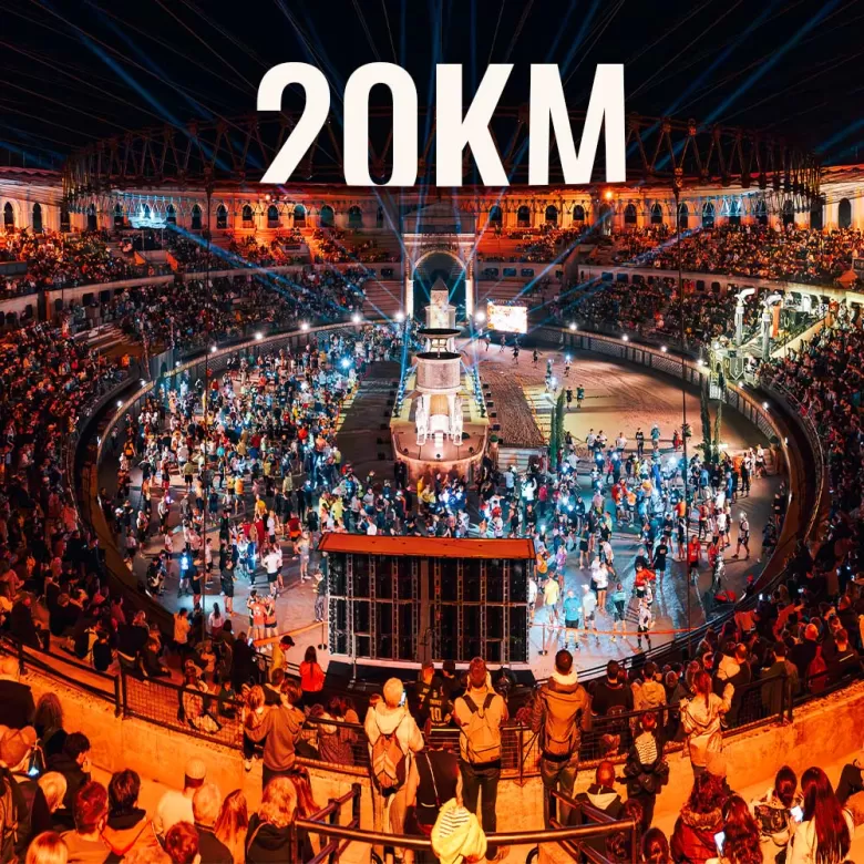 'arrivée 20km Foulée des Géants dans le colisée vue du ciel
