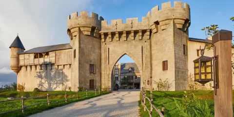 La Cité Nocturne du Puy du Fou : L’alternative au camping pour vivre pleinement le Puy du Fou 