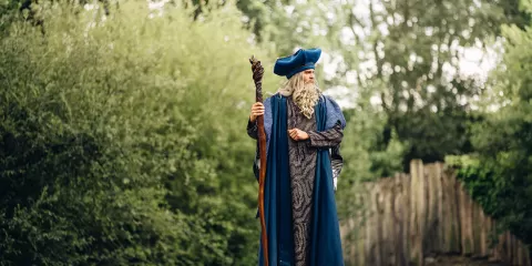 Merlin l’Enchanteur dans le spectacle Les Chevaliers de la Table Ronde au Puy du Fou