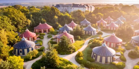 Logeries du Camp du Drap d'Or au Puy du Fou