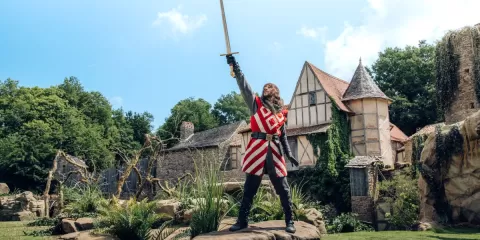 Tristan dans le spectacle "L'Epée du Roi Arthur" combattant l'arbre aux épées