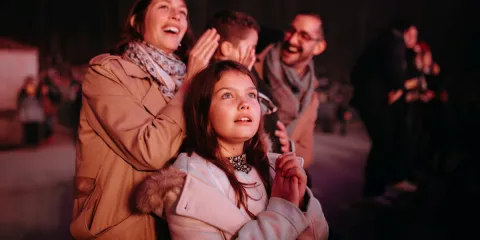 Cinéscénie ou Noces de Feu : quelle expérience nocturne vivre en 2026 ?