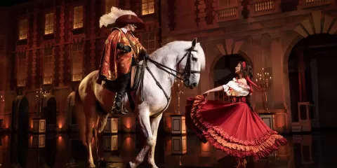 Danse entre la Serafina et Bouton d'Or dans Mousquetaire de Richelieu
