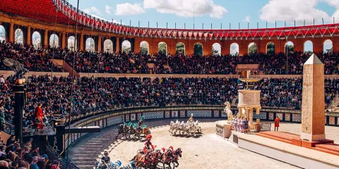 Course de chars au Puy du Fou