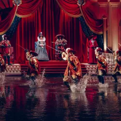 Le final du spectacle "Mousquetaire de Richelieu" avec la présence des mousquetaires sur l'eau