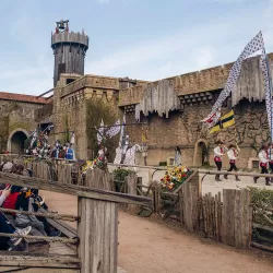L'arrivée de Jeanne dans le spectacle "Le Secret de la Lance"