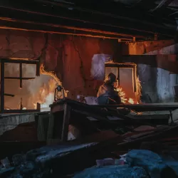 Soldat dans les tranchées de la Première Guerre mondiale dans le spectacle immersif "Les Amoureux de Verdun"